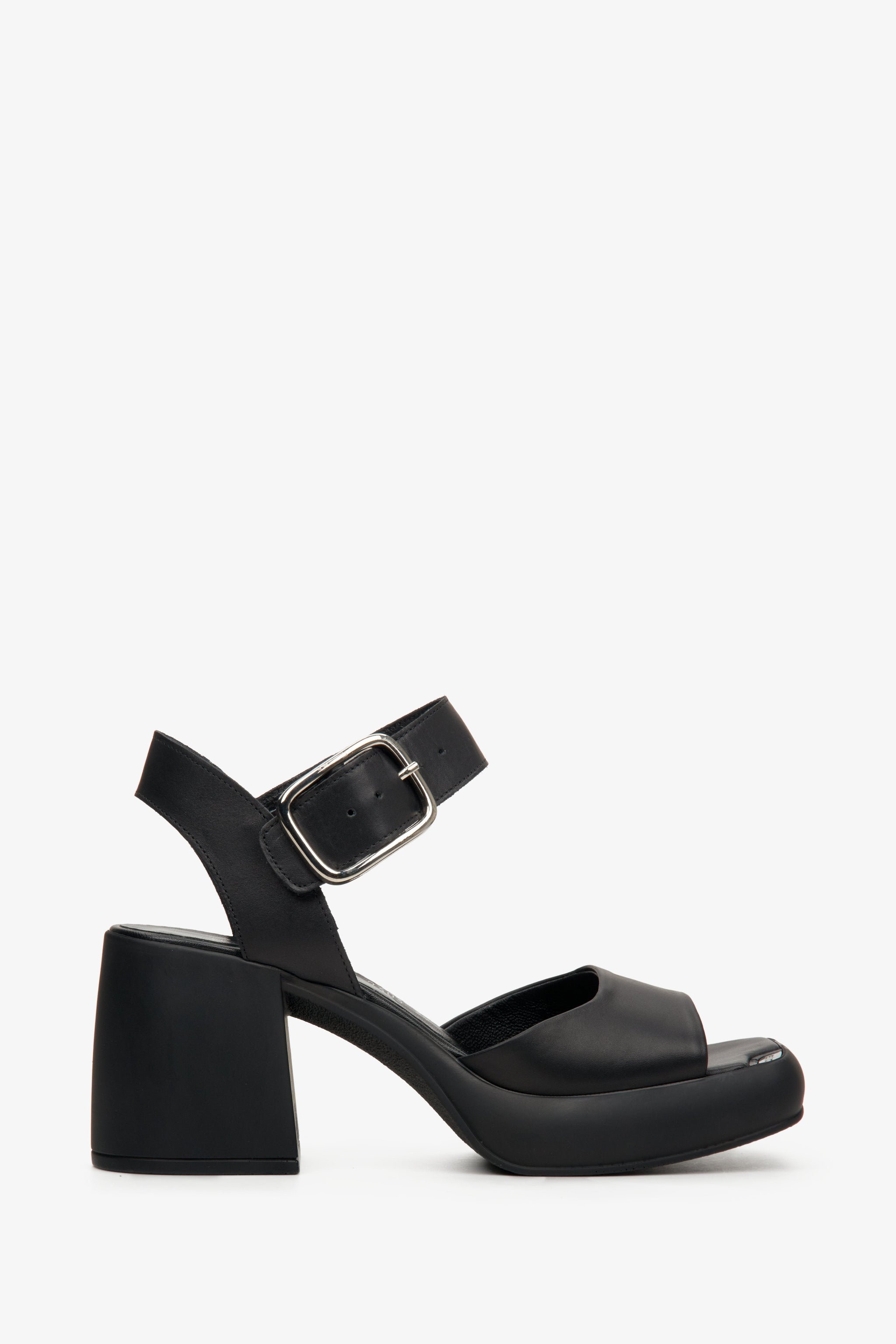 Schwarze Ledersandalen mit Absatz für Damen Estro ER00115155.