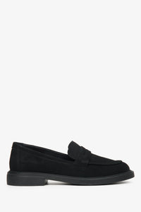Seitenansicht der schwarzen Penny-Loafer aus Veloursleder für Damen Estro ER00114532