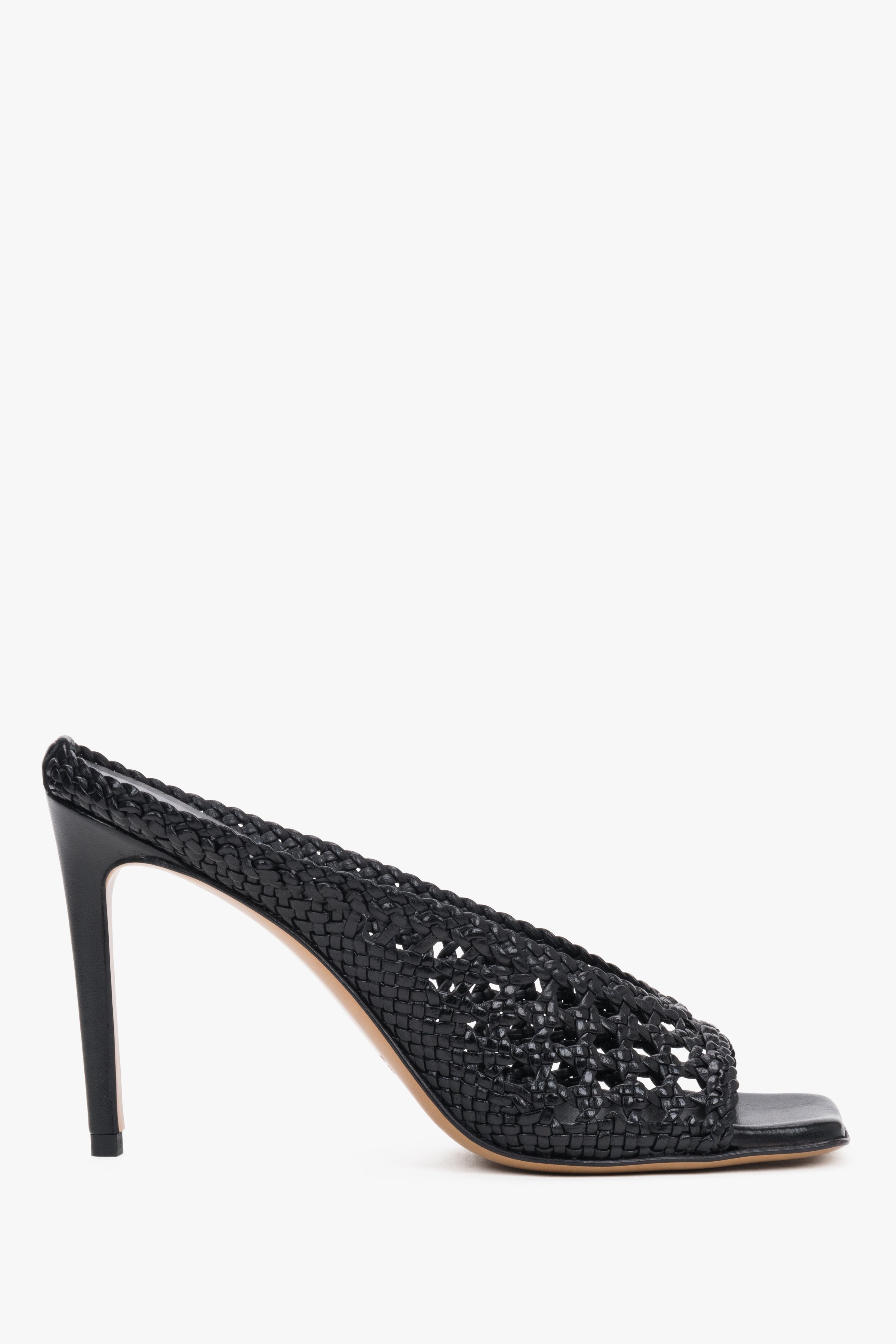 Schwarze Designer-Mules aus italienischem Premium-Leder im Detail