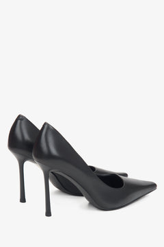 Estro schwarze Damen-Pumps aus echtem Leder mit spitzer Form.