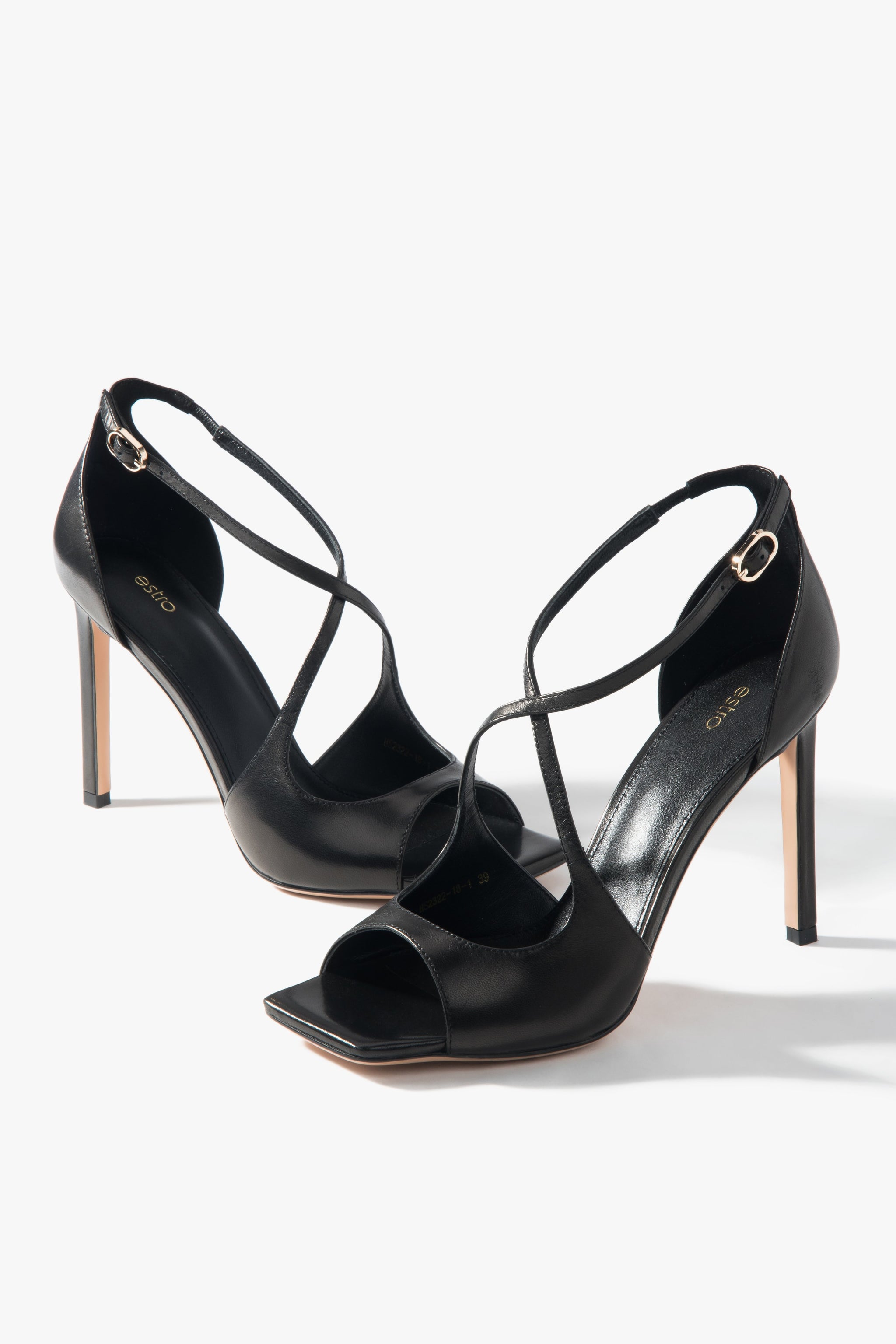 Schwarze Damen-Sandaletten mit Stiletto-Absatz und dekorativem Verschluss Estro ER00117227.