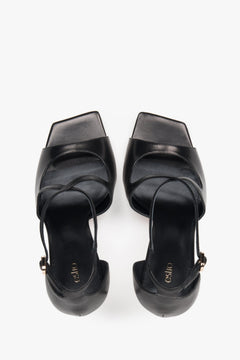 Elegante schwarze High-Heel-Sandaletten mit filigranem Pfennigabsatz für besondere Anlässe.