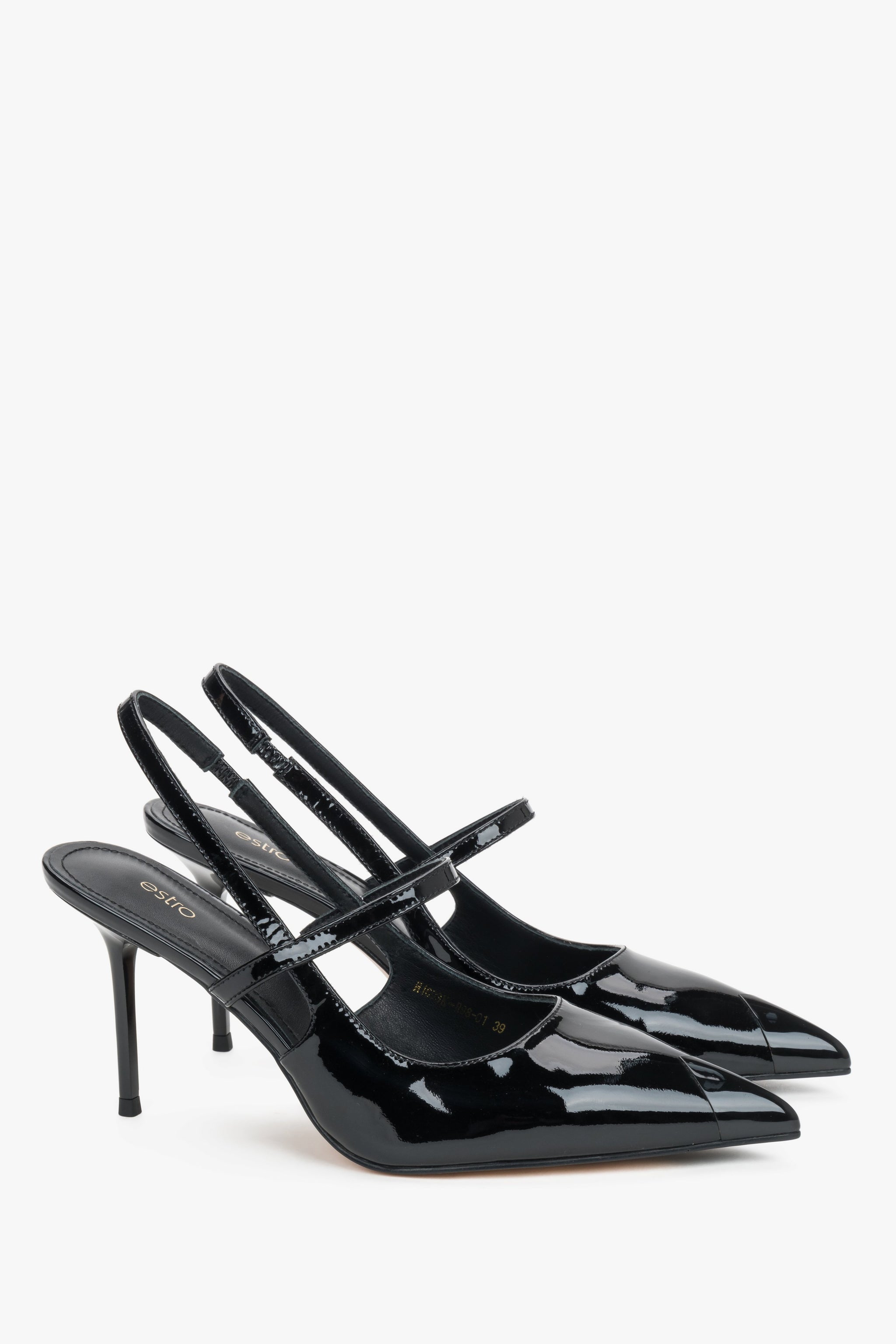 Seitenansicht der schwarzen Slingback-Pumps aus Lackleder von Estro