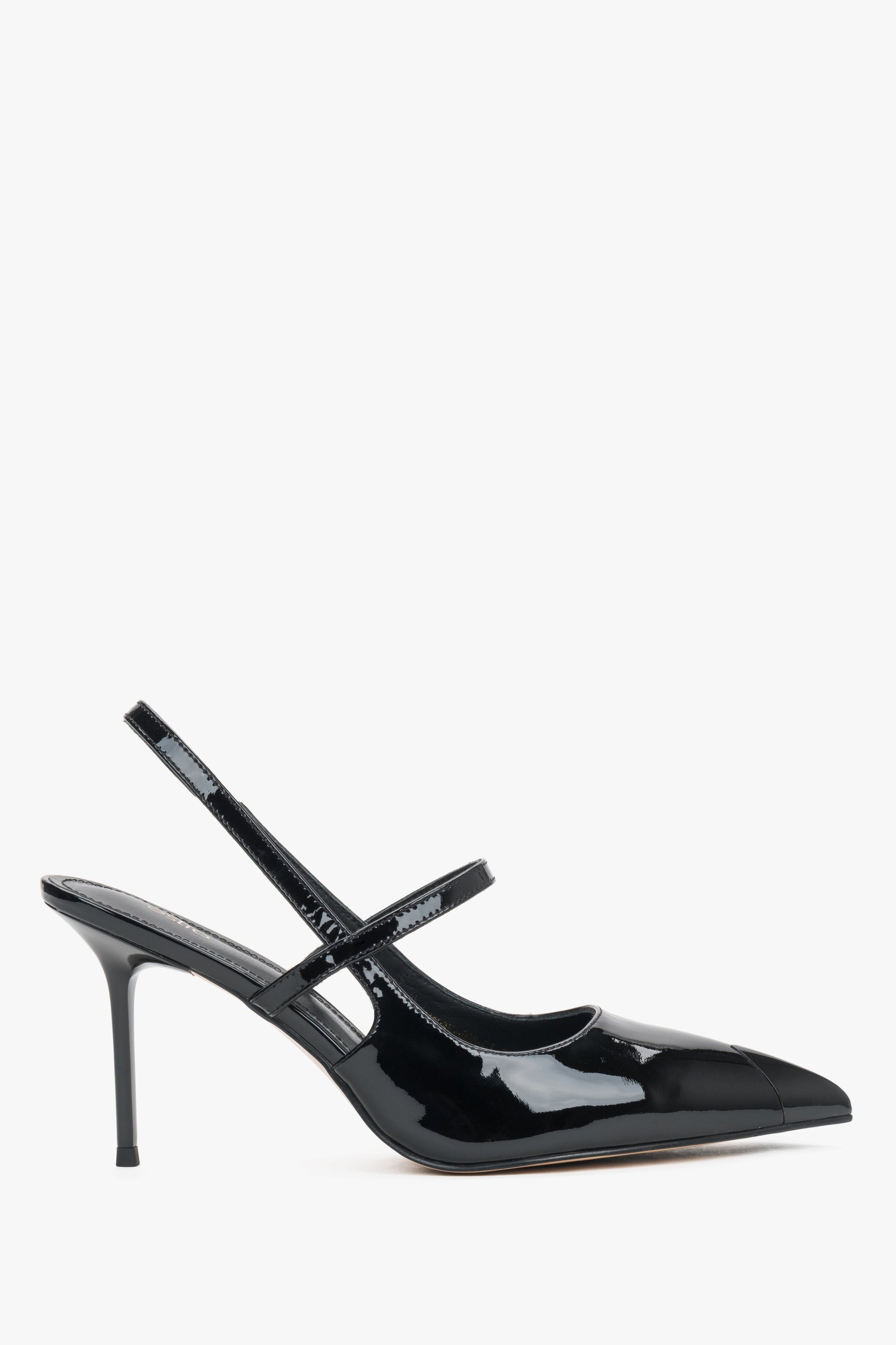 Schwarze Lackleder-Pumps mit Stilettoabsatz und stabilisierendem Riemen