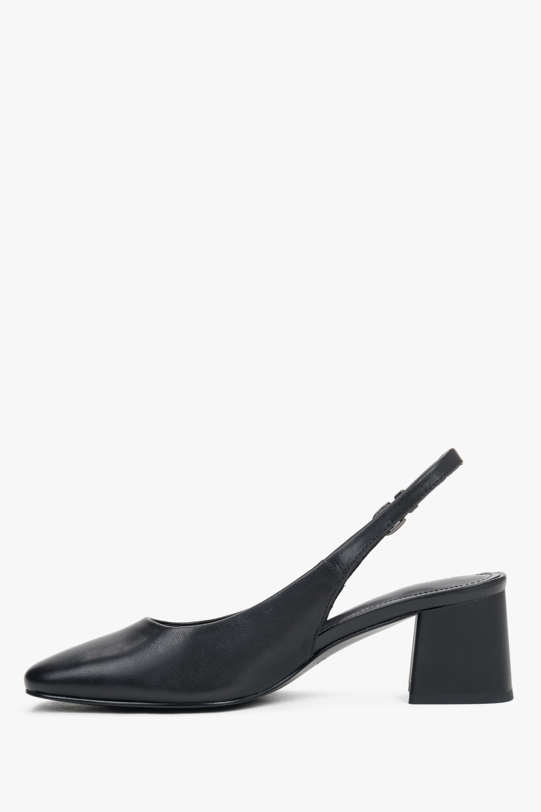 Seitenansicht der schwarzen Leder-Slingback-Pumps von Estro