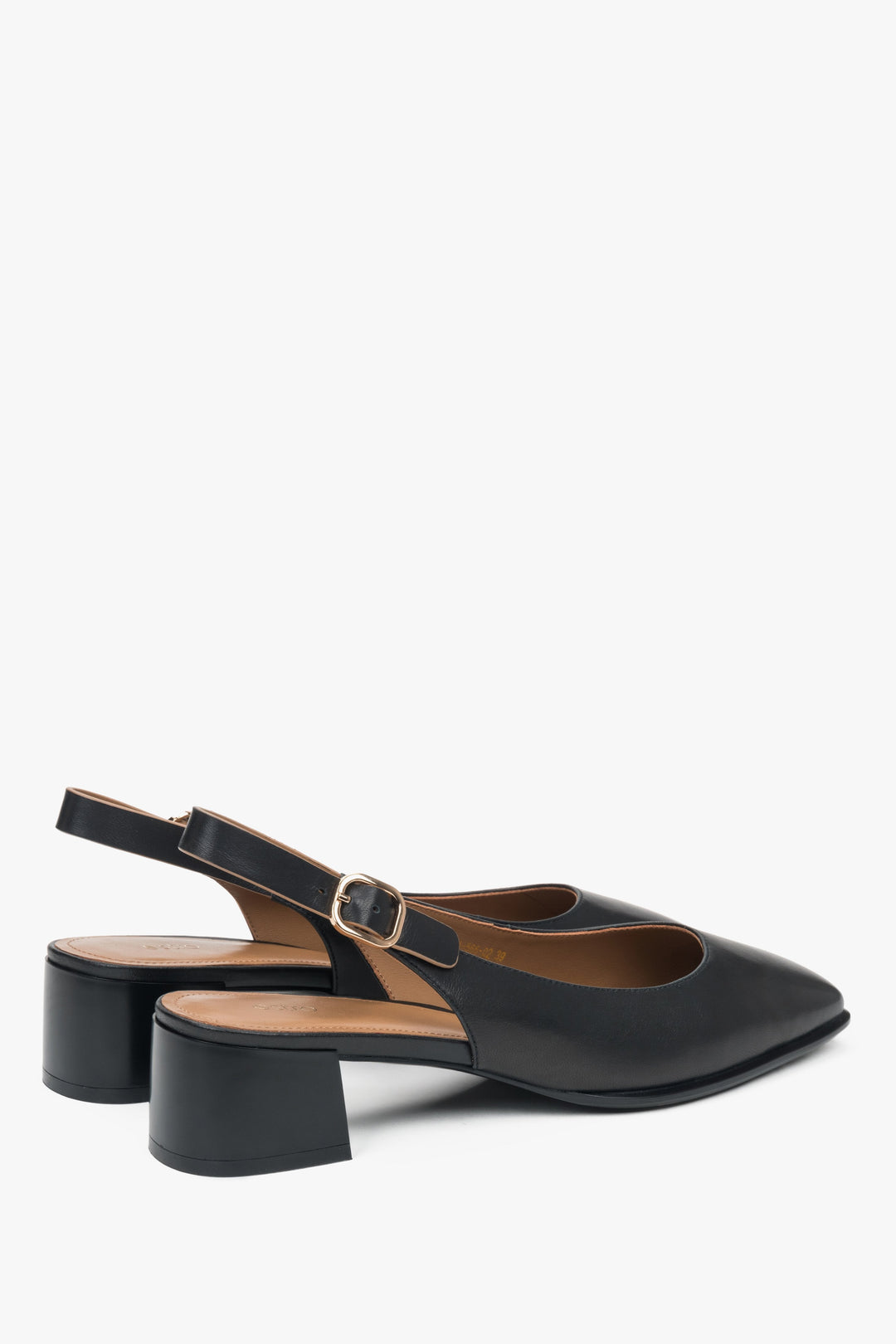 Schwarze Damenpumps mit Slingback-Design auf weißem Hintergrund, Estro ER00116971