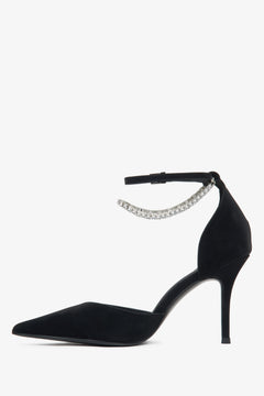 Elegante schwarze Damen-Pumps aus strukturiertem Leder.