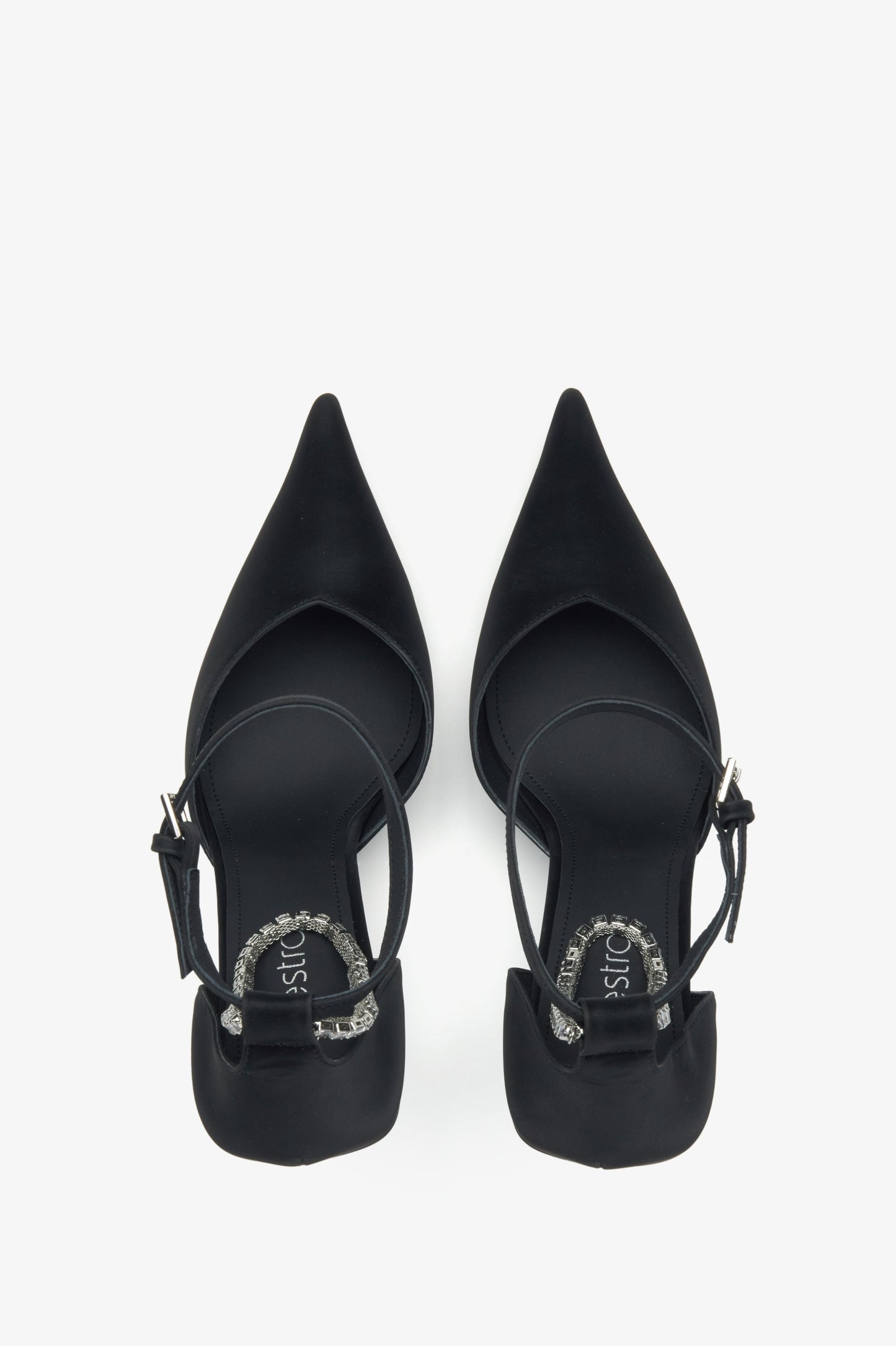 Stilvolle schwarze Pumps von Estro aus strukturiertem Leder mit Kristallbesatz.