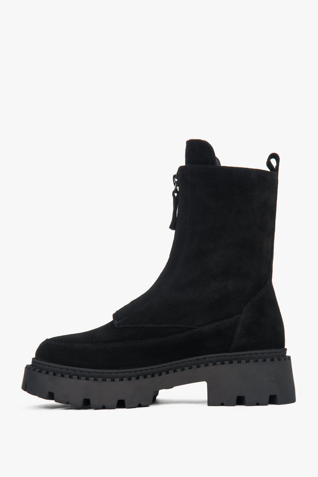 Die Estro Stiefelette ER00111487 – die perfekte Kombination aus italienischem Stil und Komfort für kühle Tage.