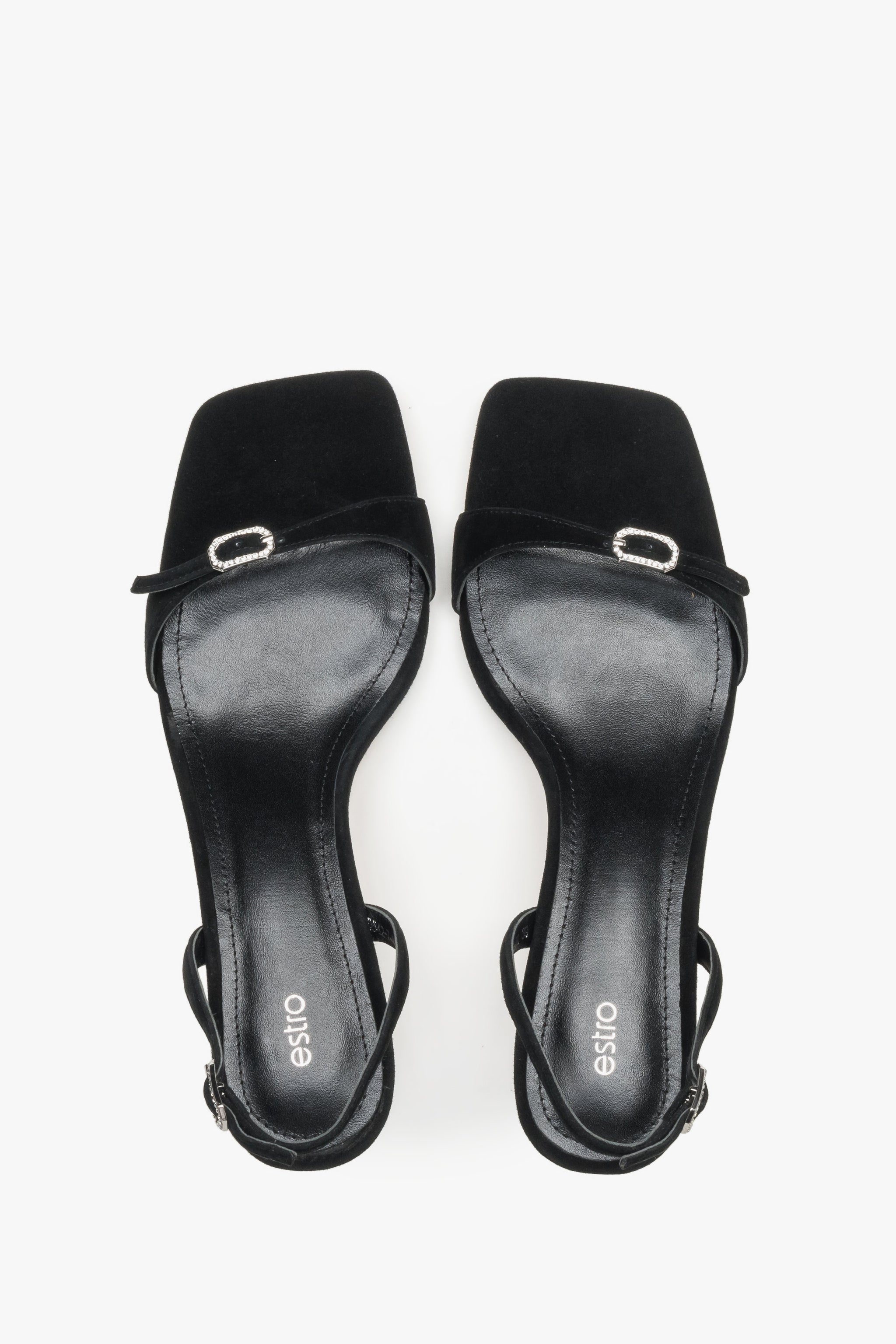 Paar schwarze Velours-Sandalen mit funkelnden Schnallen von Estro