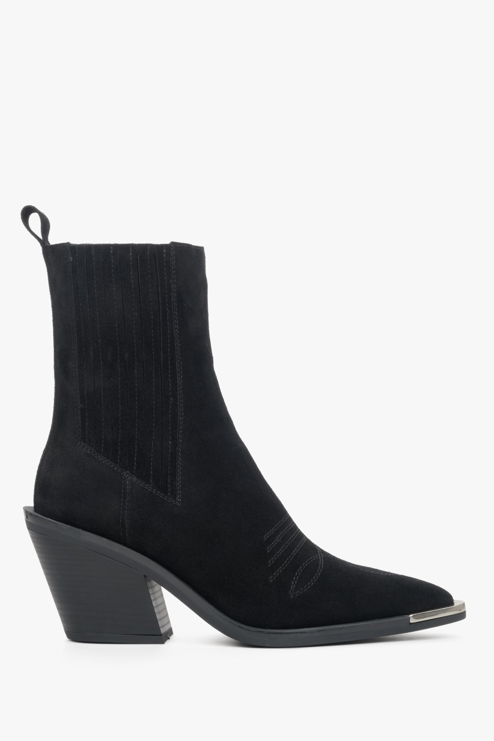 Estro Damen-Cowboystiefel mit Absatz aus Veloursleder – Seitenansicht.