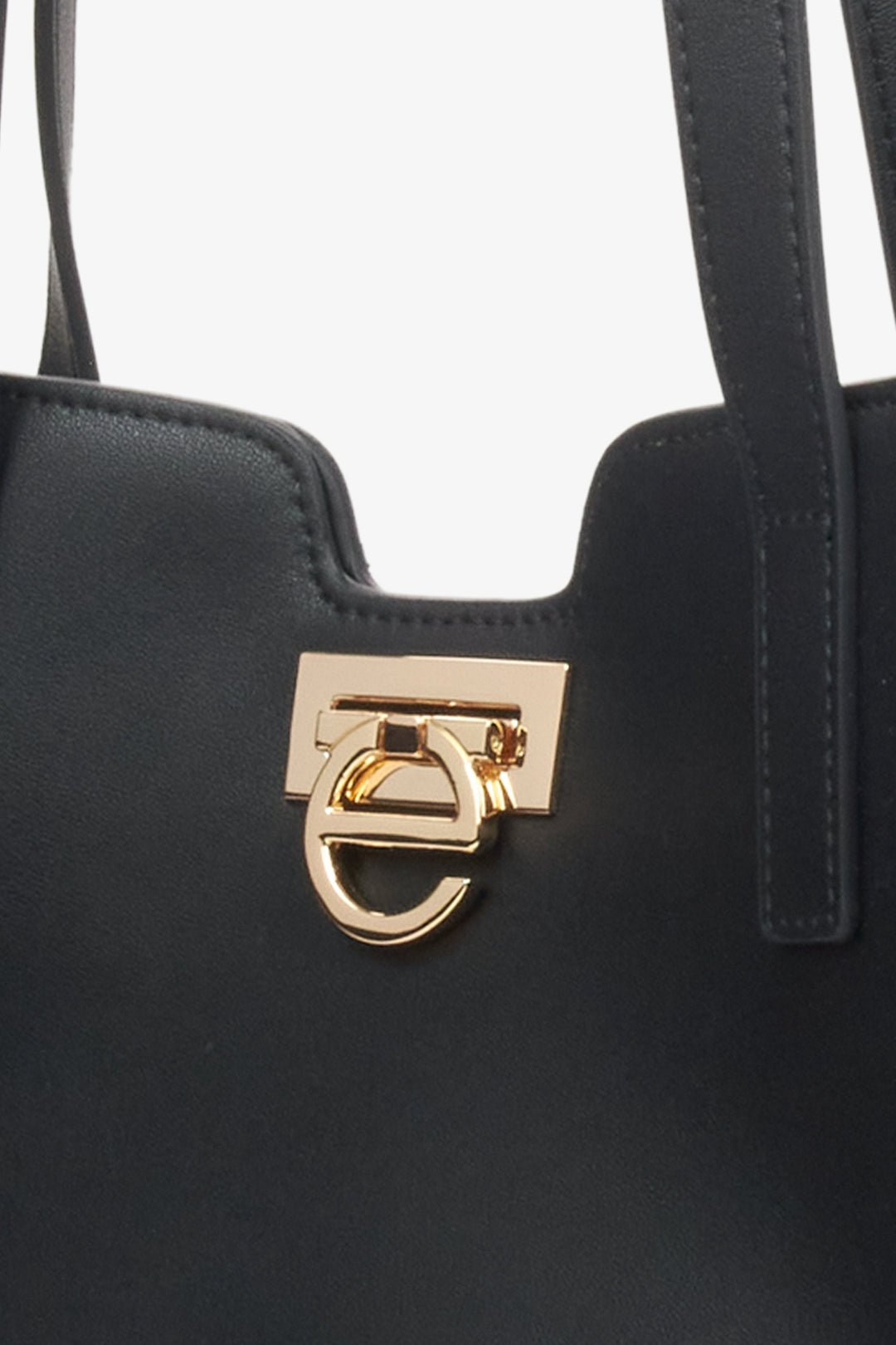 Schwarze Damen-Lederhandtasche von Estro – Details.