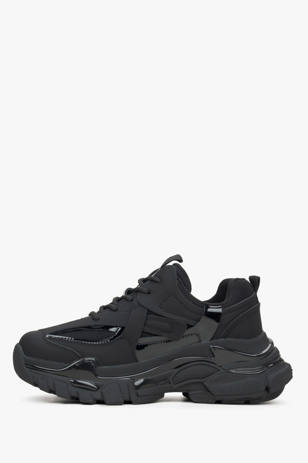 Schwarze Damen-Sneaker mit klobiger Sohle, Modell ES 8 – geeignet für Frühling und Herbst.