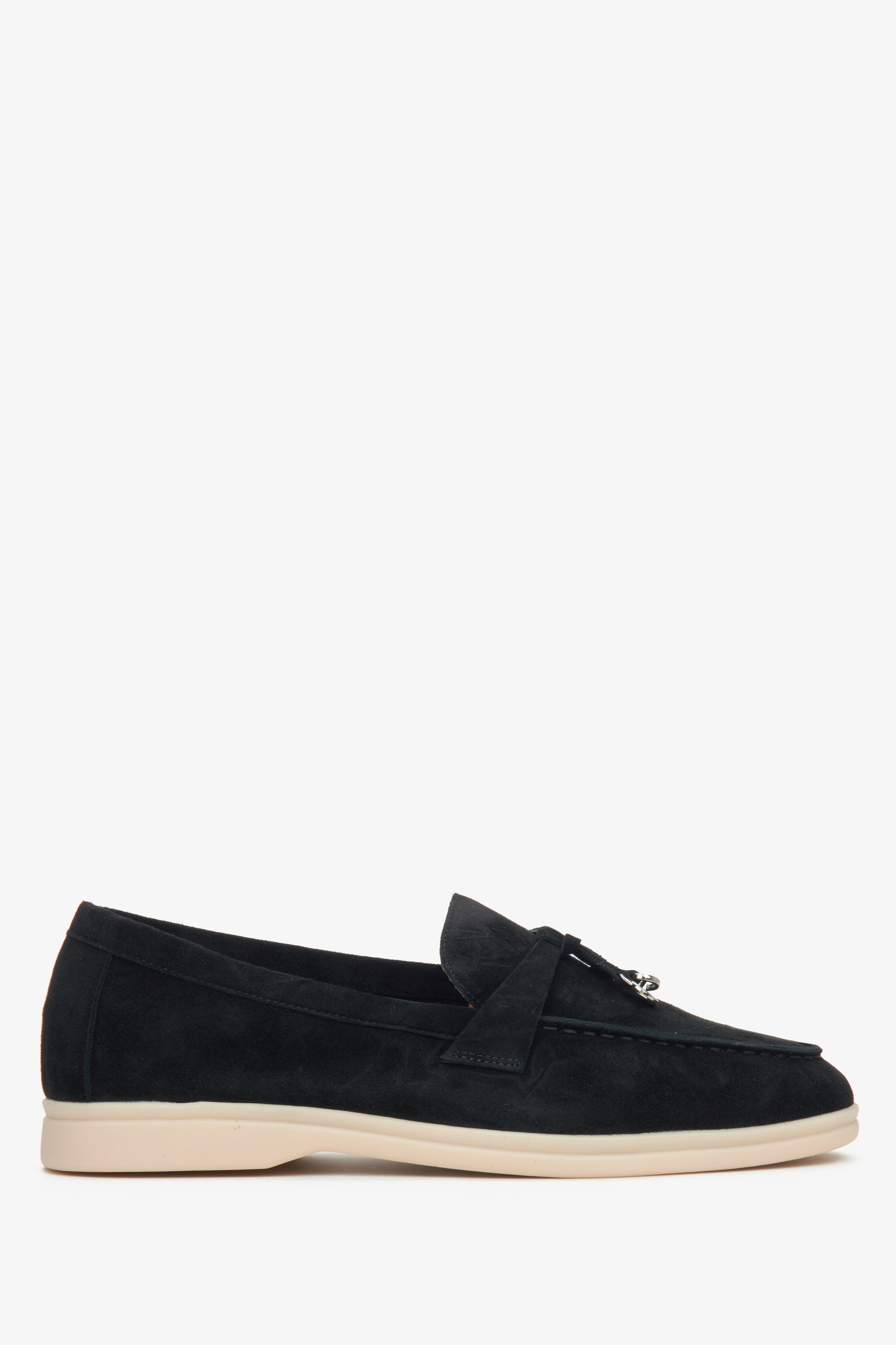Schwarzer Damen-Tasselloafer aus edlem Velours Estro ER00115750.