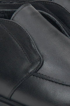 Schwarze Herren-Loafer von Estro – Nahaufnahme des Innenraums des Schuhs.