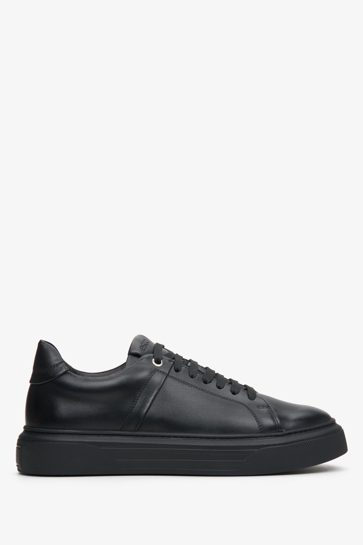 Schwarzer Herren-Sneaker low aus Leder Estro ER00113466.