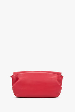 Rückansicht der roten Damen-Ledertasche von Estro