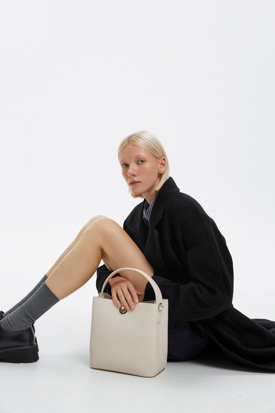 Hellbeige Leder-Henkeltasche für Damen Estro ER00115796