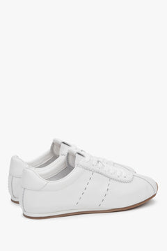 Helle und weiche weiße Damen-Sneaker von Estro aus natürlichem Leder.