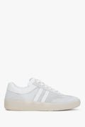 Flache Seitenansicht der weiß-beigen Damen-Sneaker aus Leder und atmungsaktivem Mesh.
