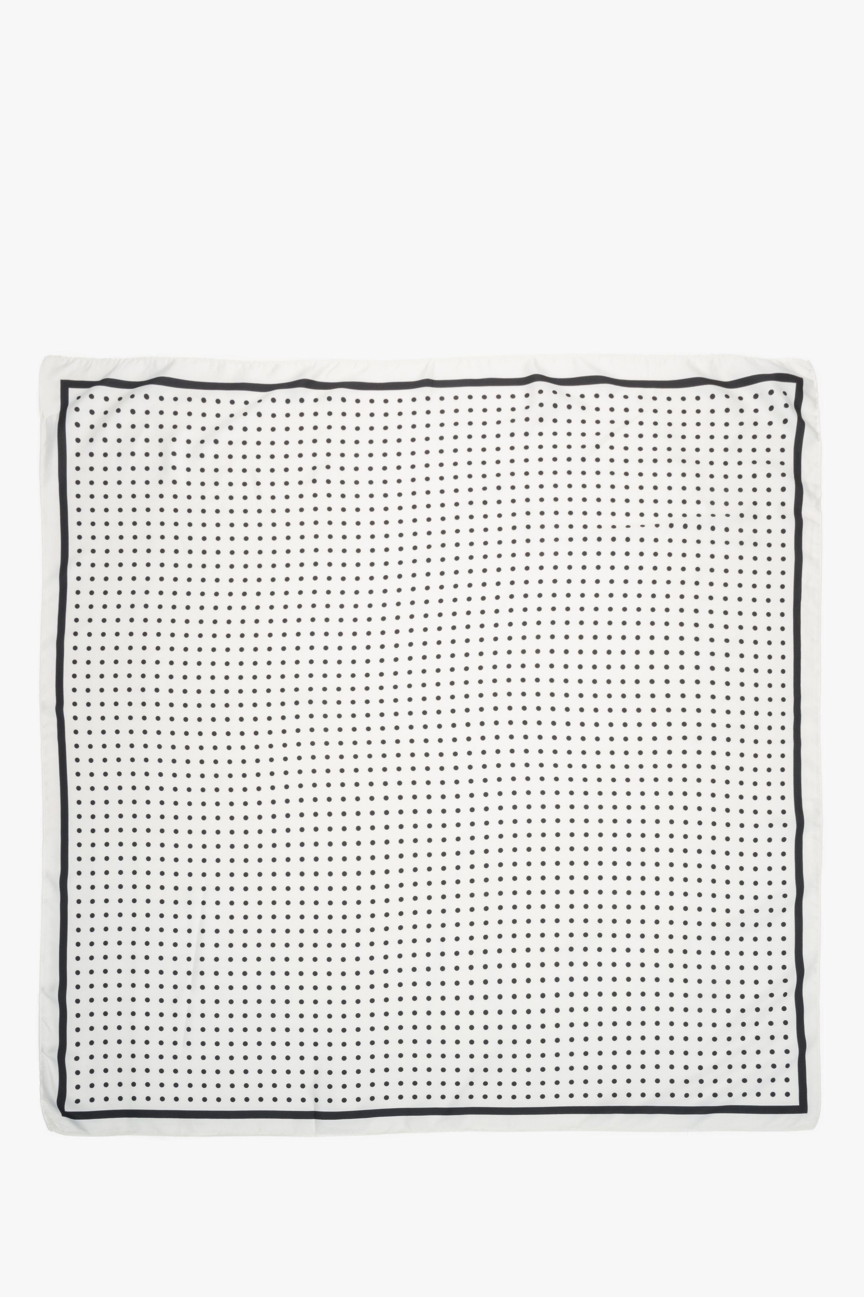 Ganzansicht des ausgebreiteten quadratischen Damen-Ziertuchs zur Veranschaulichung des vollständigen Designs