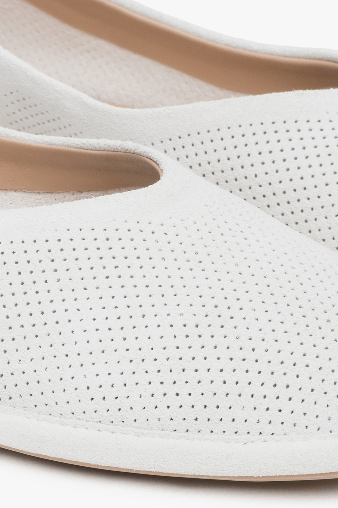 Rückansicht der Ballerinas mit weicher Fersenkappe – Estro ER00116923