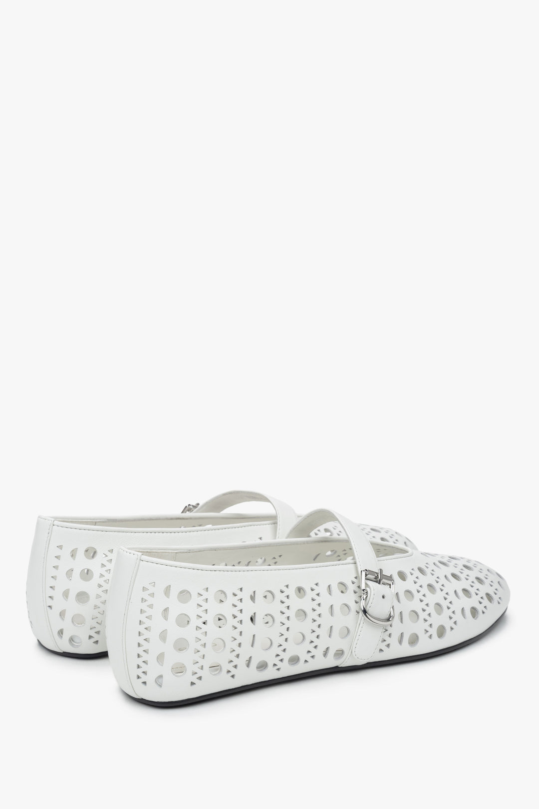 Stylische weiße Damen-Ballerinas aus natürlichem Leder Estro ER00116977.
