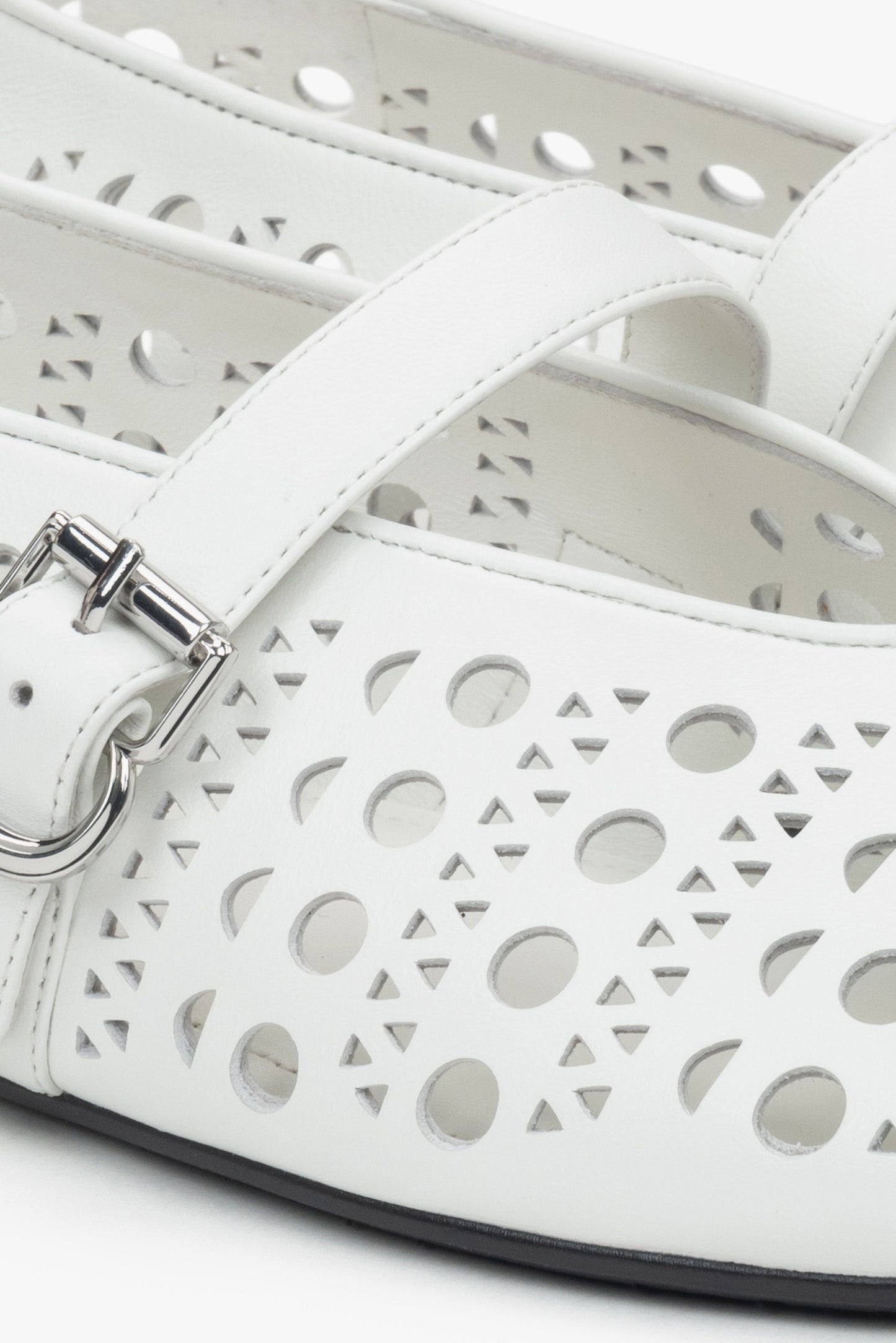Weiße Ballerinas für Damen aus weichem Naturleder Estro ER00116977.