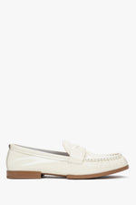 Weiße Damen-Loafer aus Lackleder in Seitenansicht – Estro ER00116904