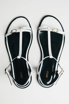 Weiße Damen-Sandalen aus echtem Leder von oben mit Zehenschlaufe