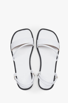 Weiße Damen-Sandalen aus Echtleder von oben mit schmalen Riemen