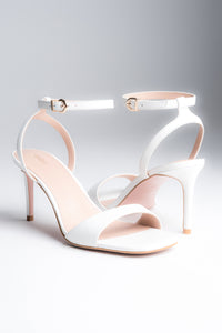 Elegante weiße Damen-Sandalen mit Stilettoabsatz aus feinem Echtleder.