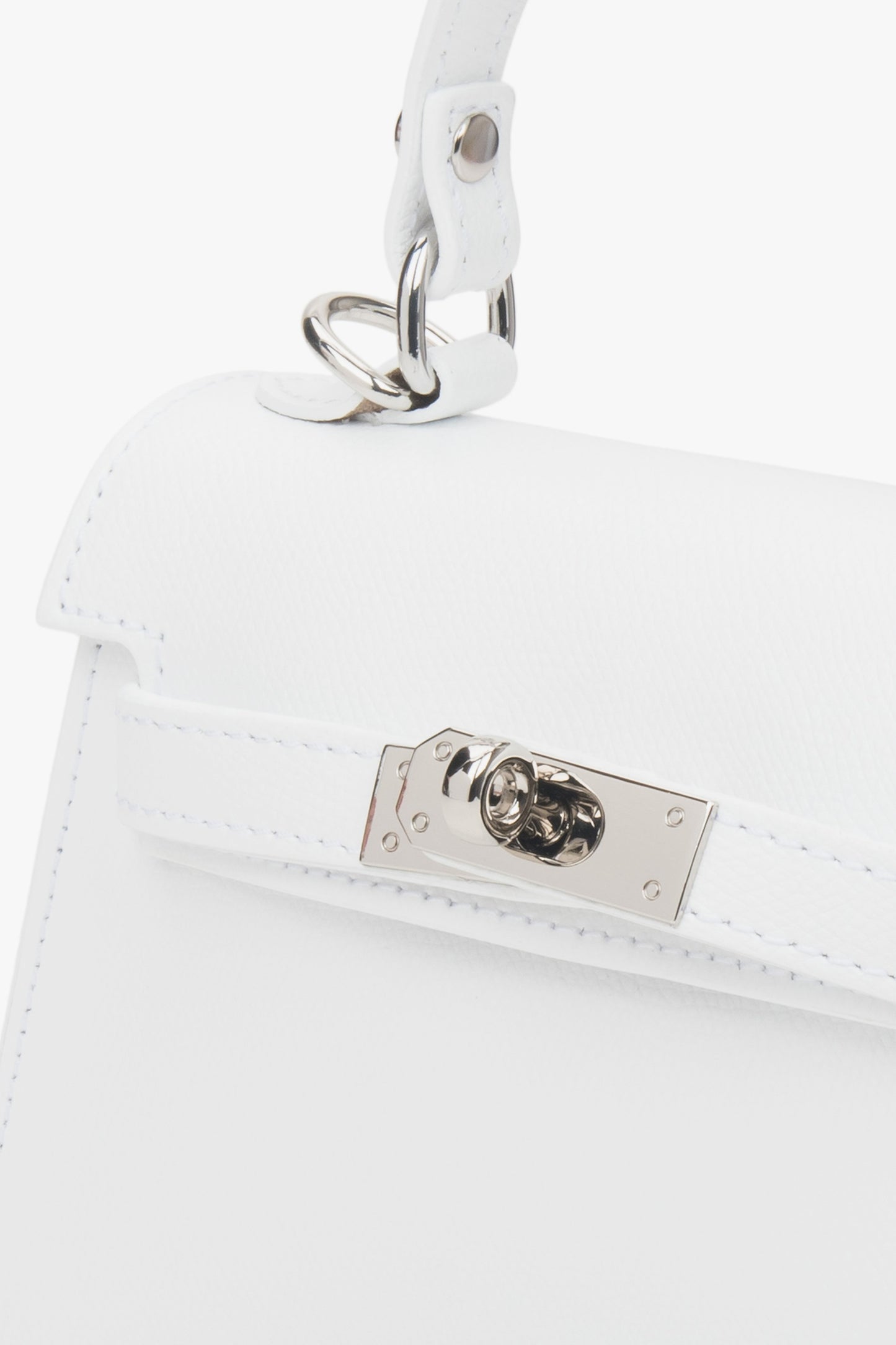 Kleine weiße Satchel-Handtasche von Estro aus edlem Premium-Echtleder.