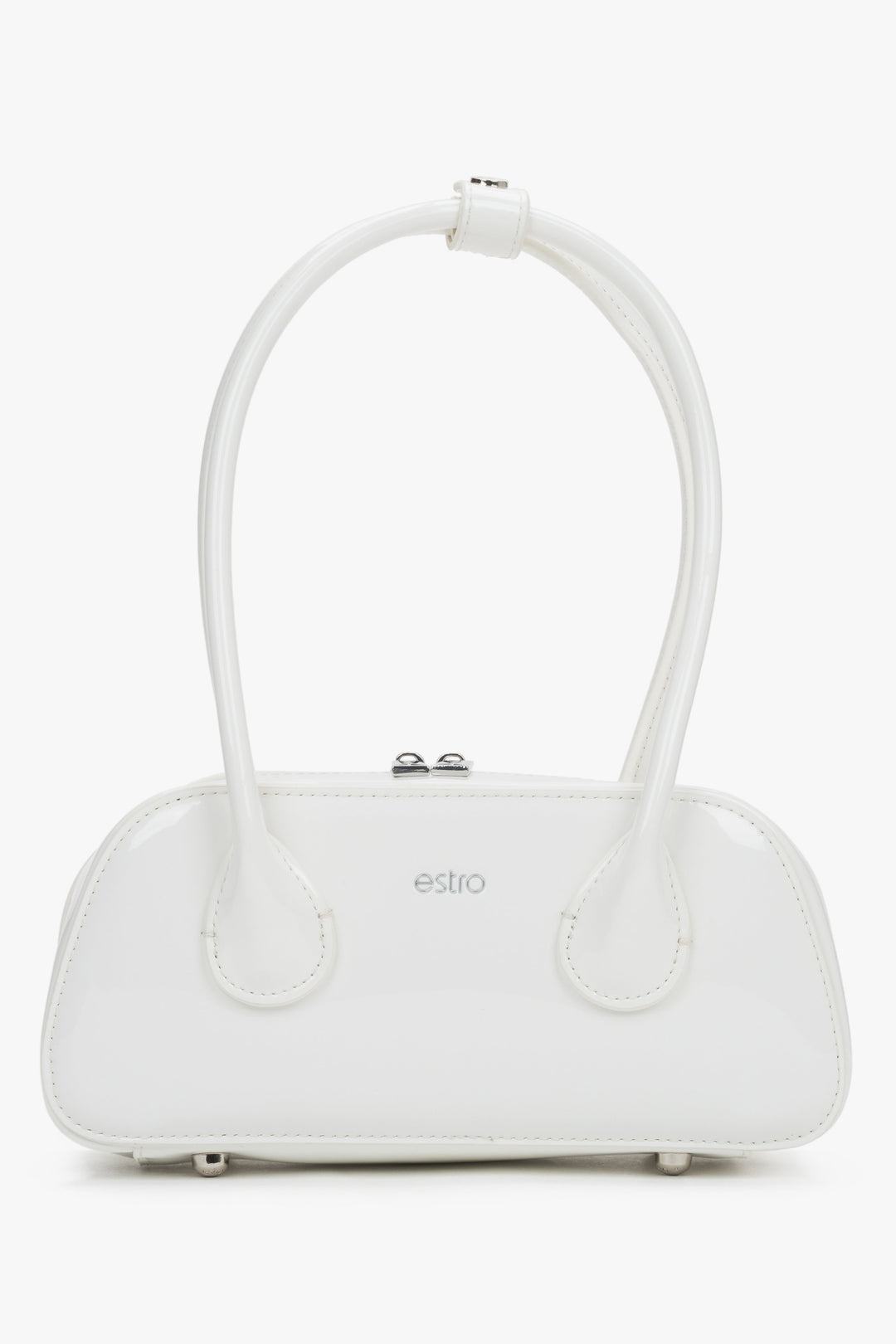 Weiße Lackleder-Schultertasche von Estro mit verbundenen Tragegriffen.