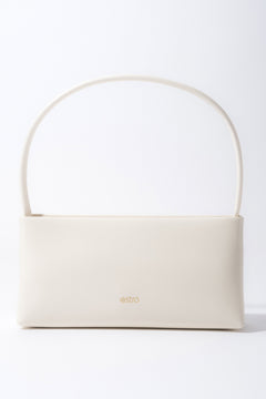 Weiße Damen-Schultertasche aus Leder Vorderansicht.