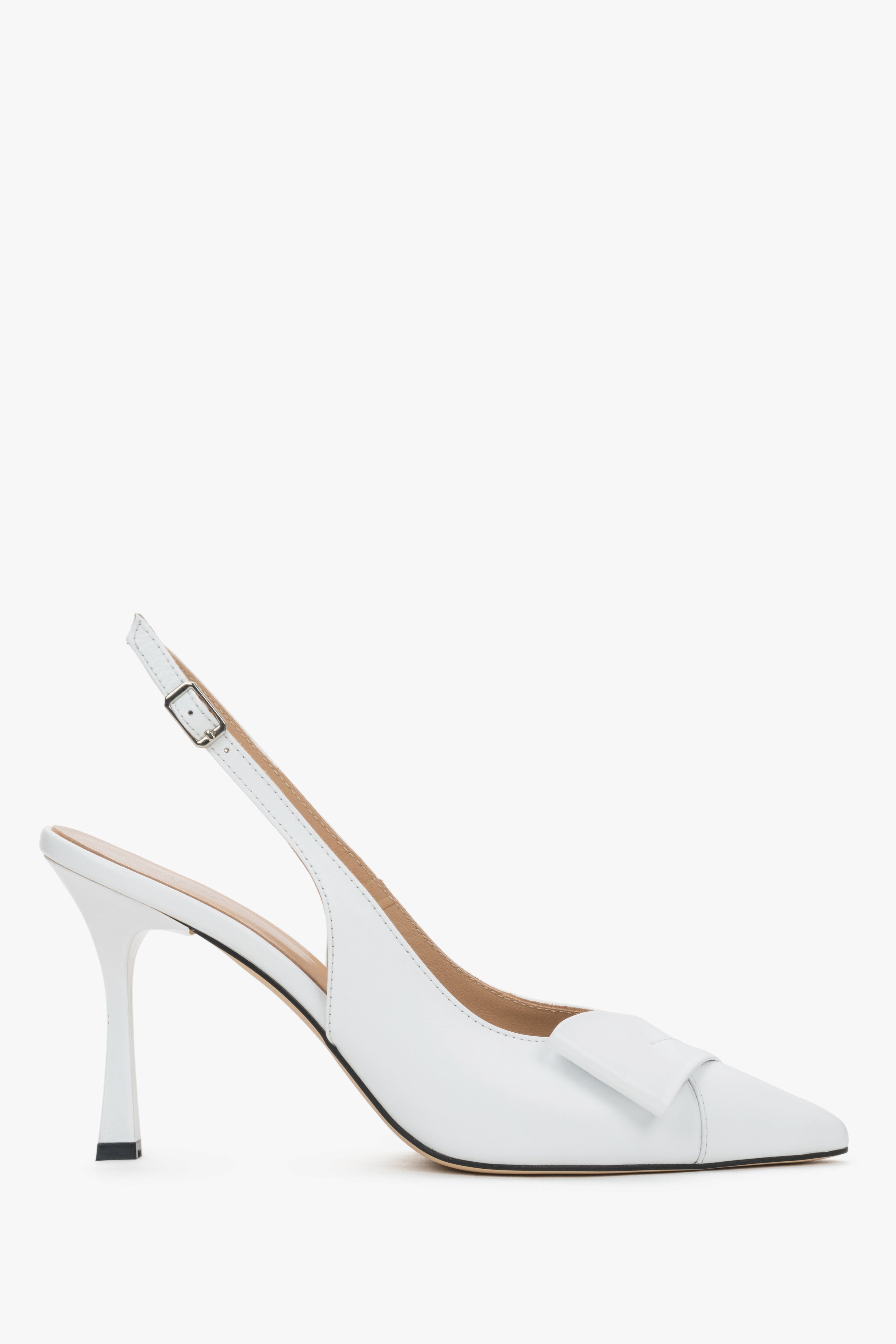 Weiße Damen-Slingback-Pumps aus echtem Leder in seitlicher Ansicht