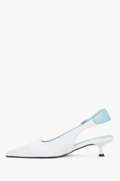Weißer Damen-Slingpumps in seitlicher Einzelansicht mit niedrigem hellblauem Absatz