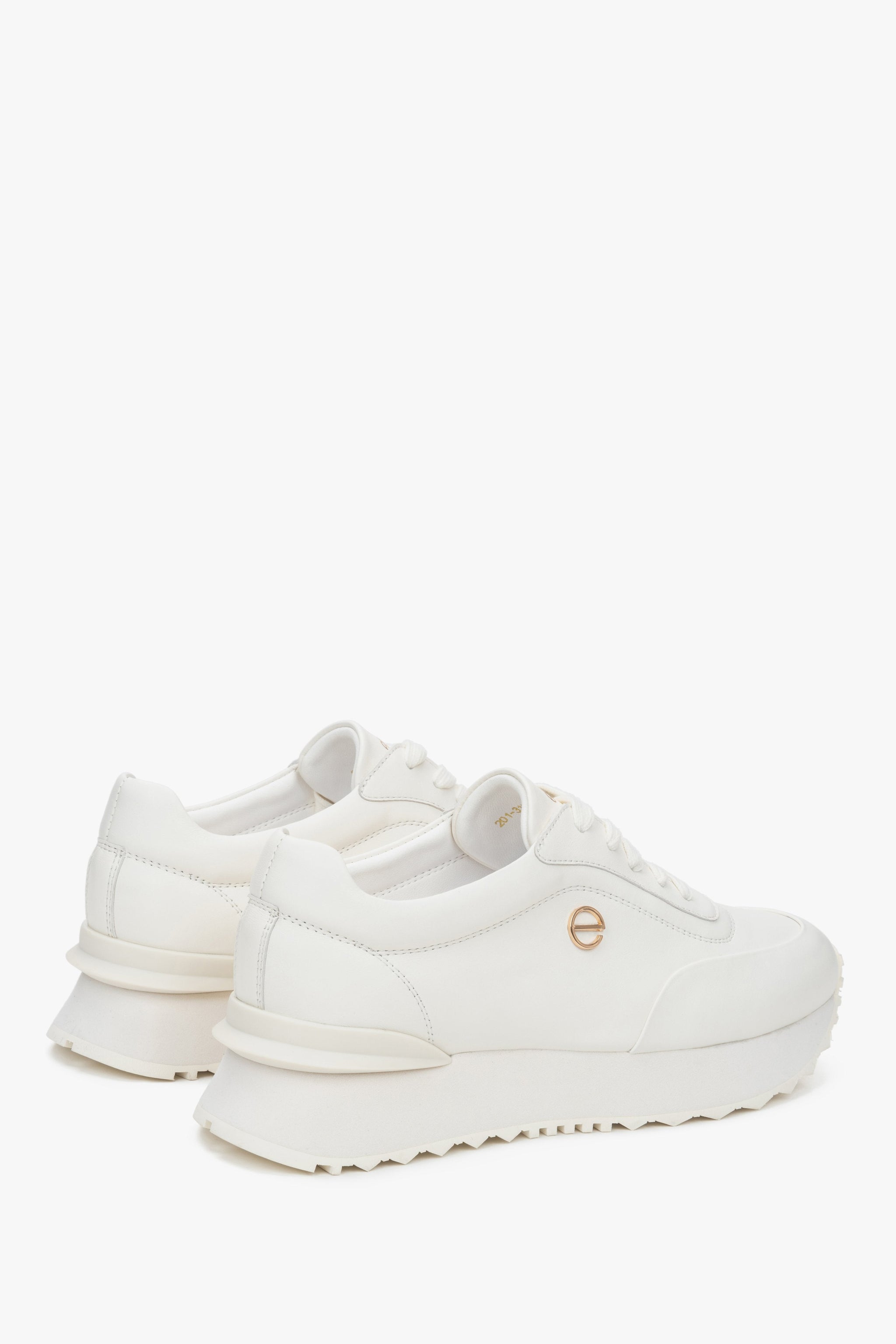 Sportlich-elegante Damen-Schuhe aus Leder mit weichem Innenfutter – Estro ER00116921