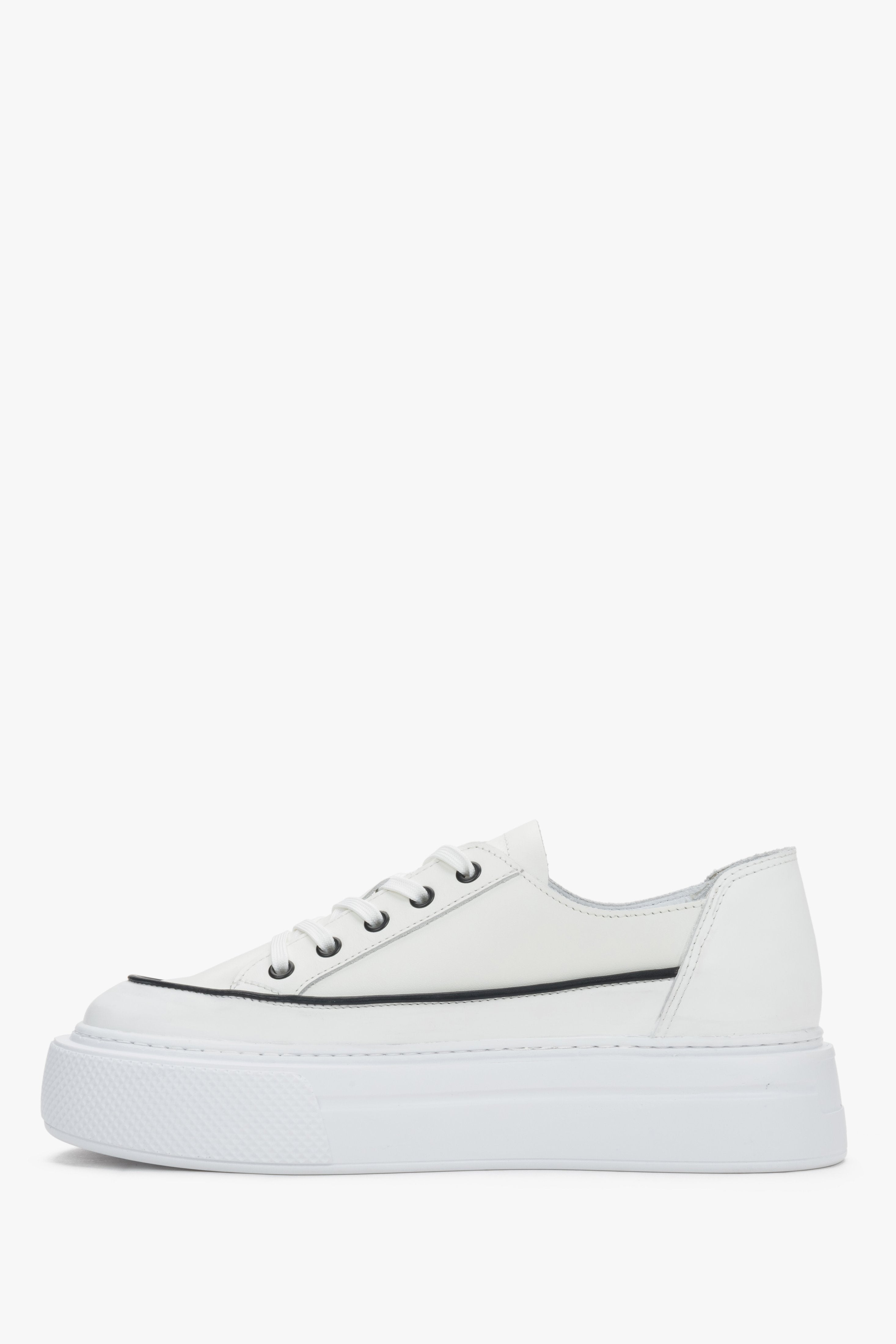 Weiße Damen-Sneaker mit Schnürung und Plateausohle