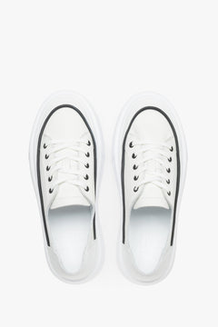 Weiße Sneaker aus Premium-Echtleder von oben