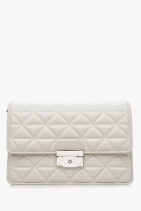 Weiße gesteppte Damen-Schultertasche aus Leder mit edlen Silberdetails Estro ER00115792.