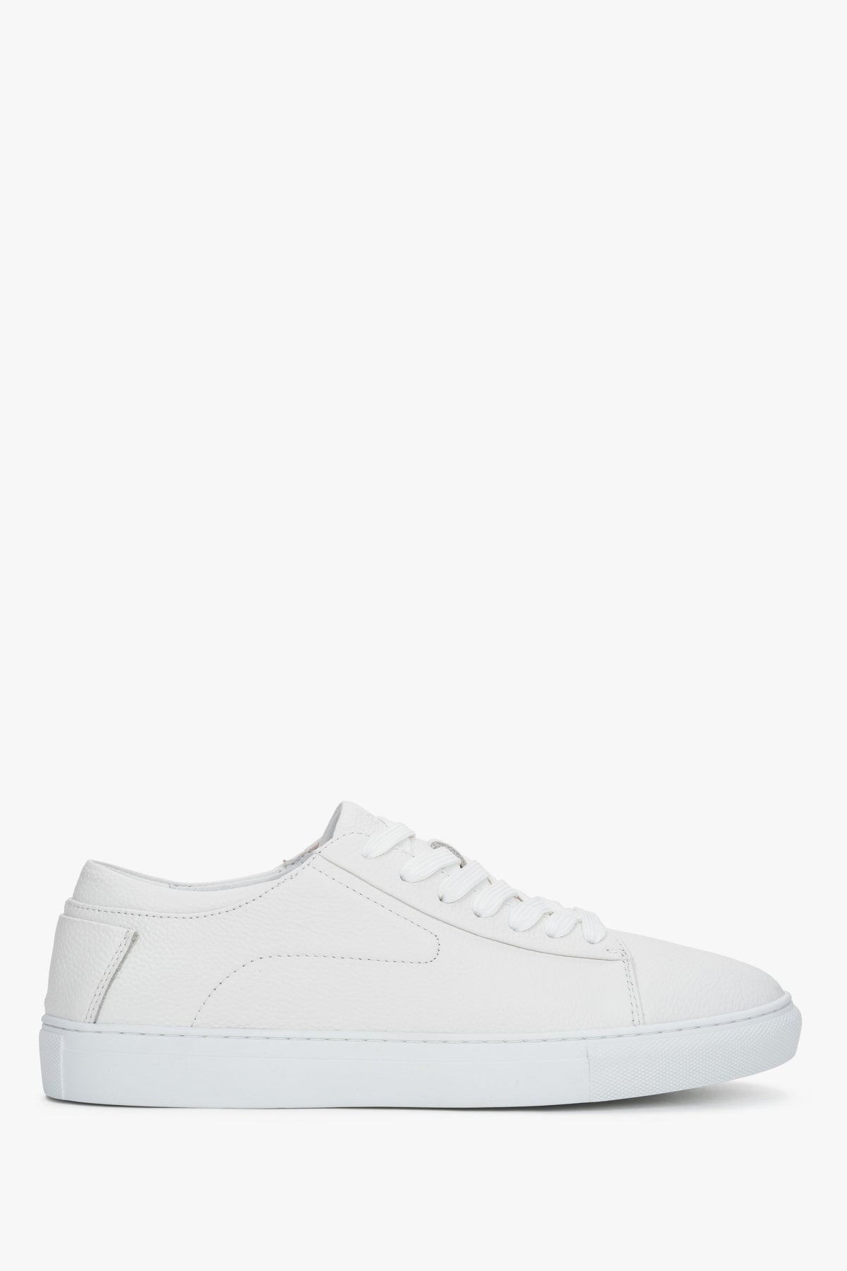Profilansicht der weißen Echtleder-Sneaker von Estro.