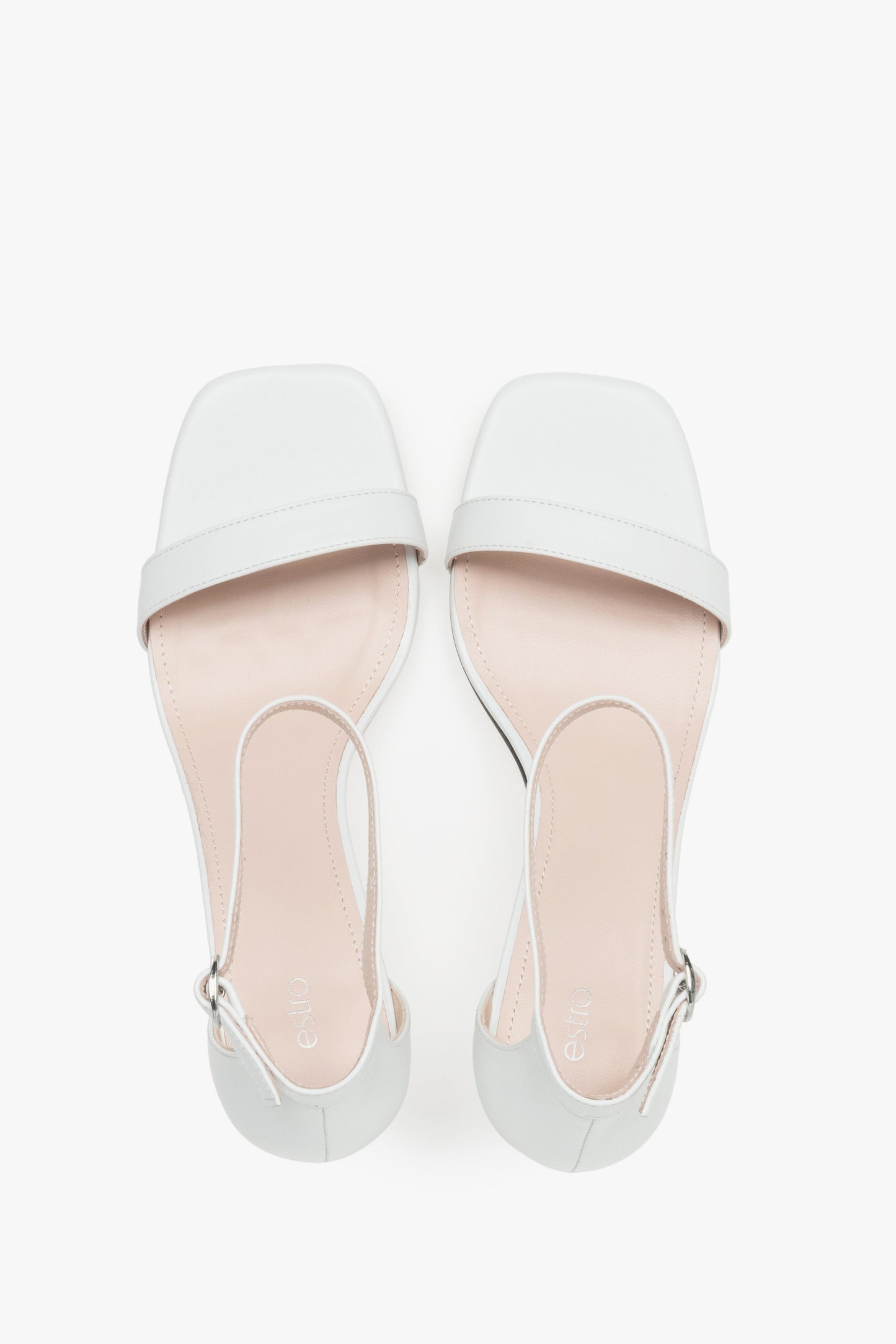Elegante weiße Damensandalen von Estro, gefertigt aus echtem Leder und mit modernem Trichterabsatz.